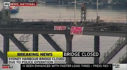 Father protesting Parental Alienation closes down Syndney Harbour Bridge - Australian Family Law
